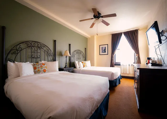 The Holland Hotel